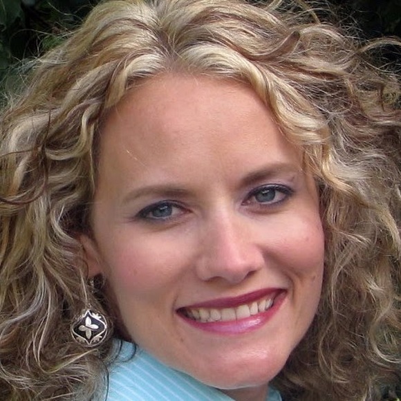 Meet your Posher, Jennifer - Picture 1 of 1